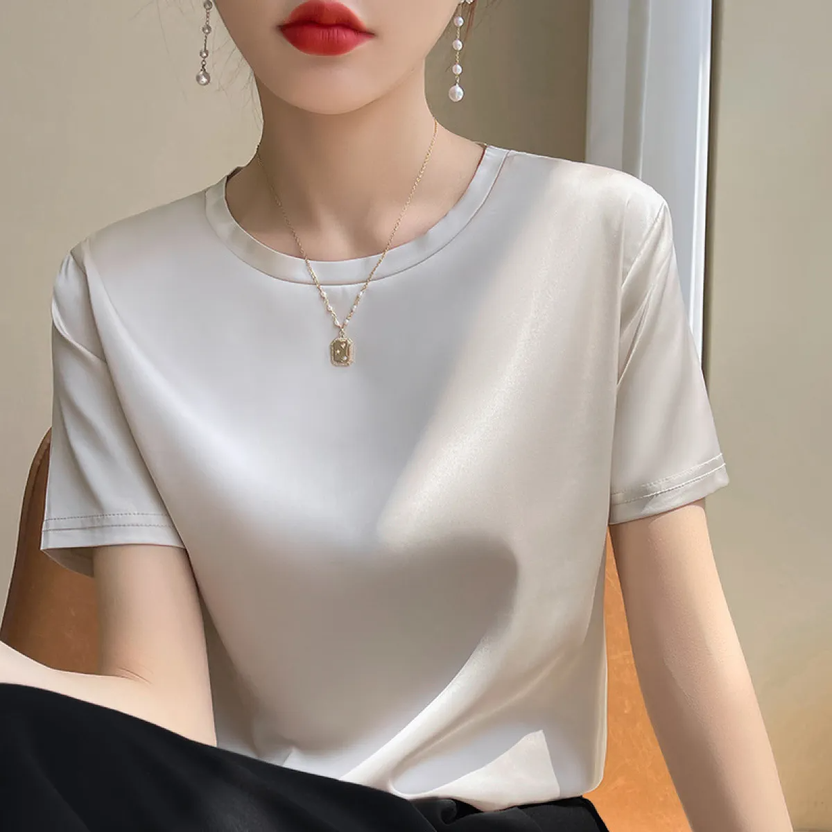 Lniana bluzka damska na lato - lekka, wygodna i stylowo elegancka